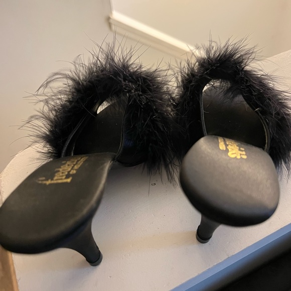 Heels - Picture 3 of 3